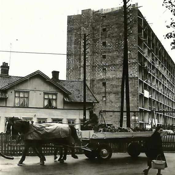 Järnvägsgatan byggs i Halmstad 1961